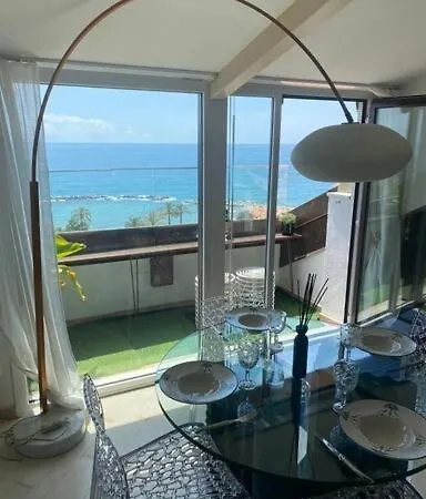 Dolce Vita, Luxury & Sea View Apartmán *